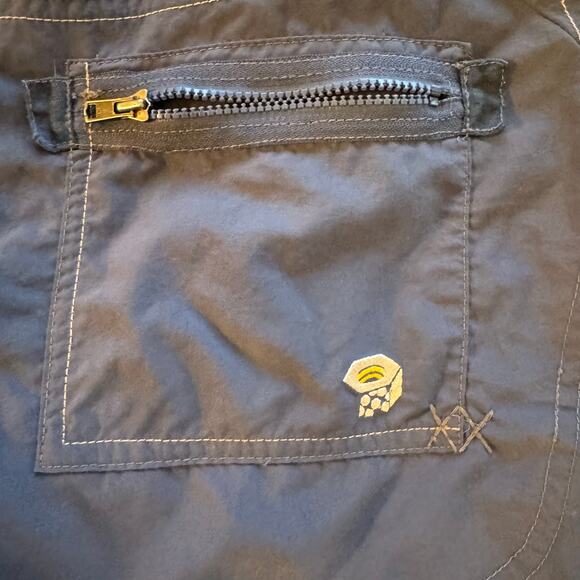 Mountain Hardware Women’s shorts navy size 8‎ hiking biking work outdoor - Picture 7 of 7